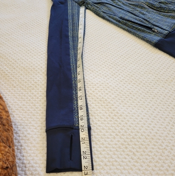 Lululemon Zip Up Jacket - Picture 11 of 12
